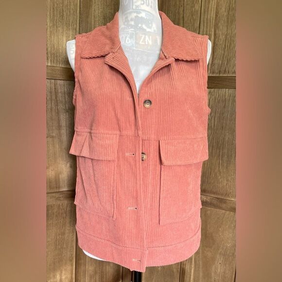 emery rose Jackets & Blazers - EUC.  Emery Rose Dusty Rose Corduroy Vest with pockets.